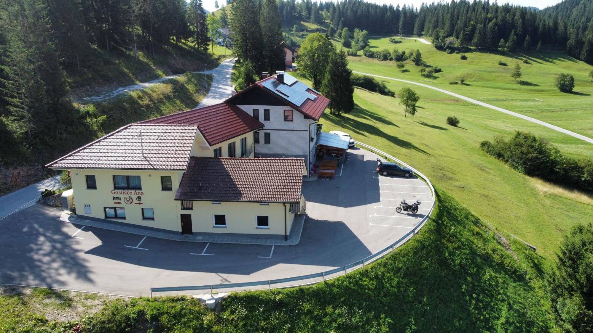 Hotel And Restaurant Ana Hrib-Loski Potok Exterior foto